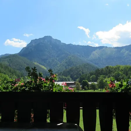 Gaestehaus Wasserburger ホームステイ *