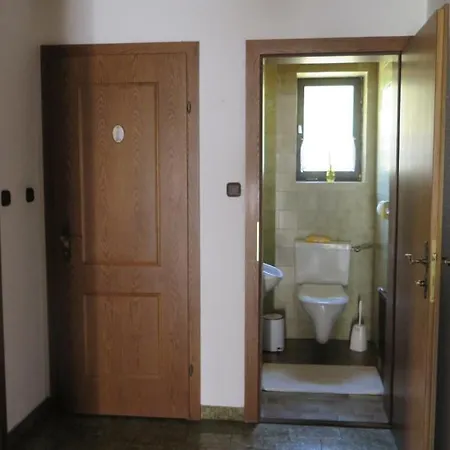 ホームステイ Gaestehaus Wasserburger Kernhof